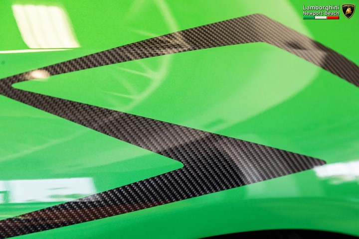 Cận cảnh Lamborghini Aventador SV mang màu sơn hoài cổ của Miura 16