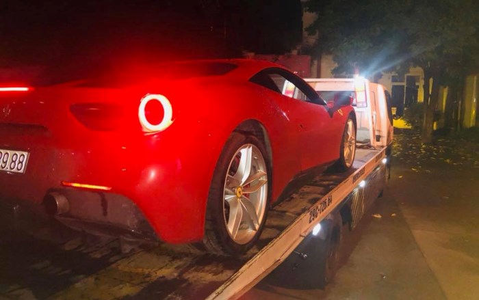 Siêu xe Ferrari 488 GTB 16 tỷ đồng của Tuấn Hưng gặp nạn 3