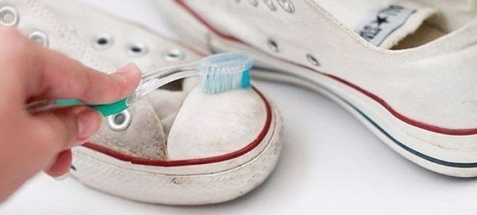 Lưu ý về cách giặt giày vải không bị phai màu